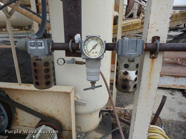 image for item J8562 Quincy 350 air compressor