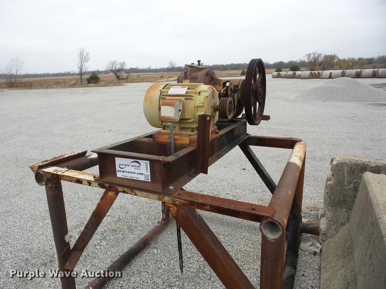 image for item J8563 Skid mounted oil transfer pump