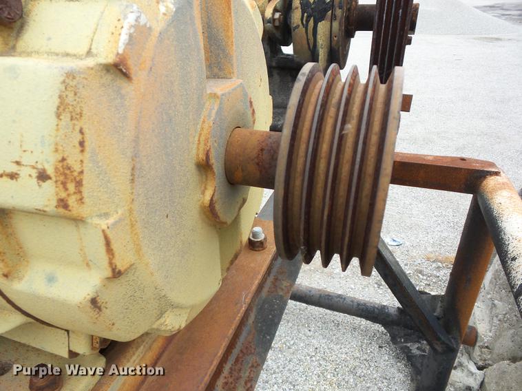 image for item J8563 Skid mounted oil transfer pump