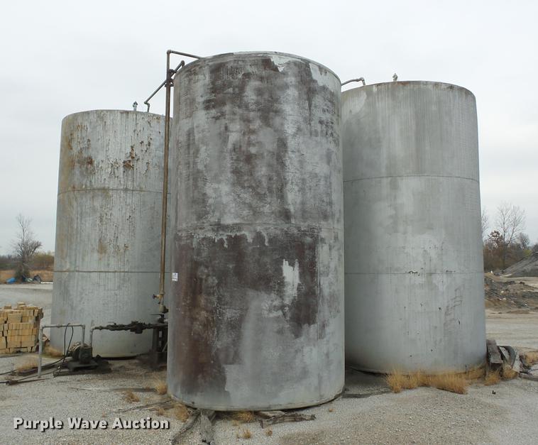 image for item J8569 (3) fuel oil tanks