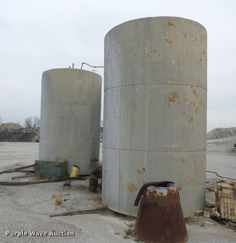 image for item J8569 (3) fuel oil tanks