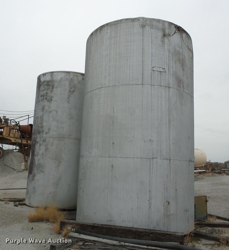 image for item J8569 (3) fuel oil tanks