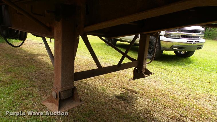 image for item K3871 1980 Debris trailer with grapple