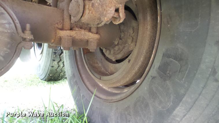 image for item K3871 1980 Debris trailer with grapple