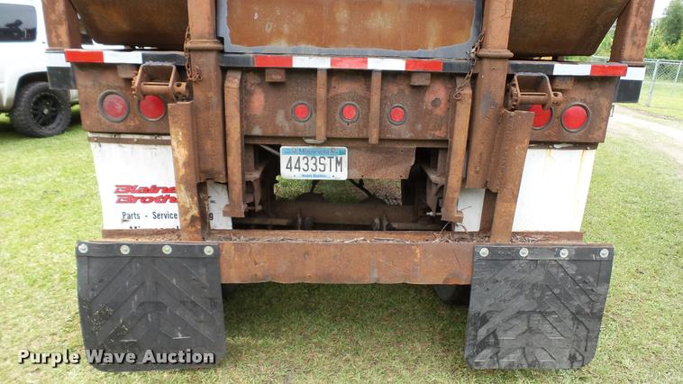 image for item K3871 1980 Debris trailer with grapple