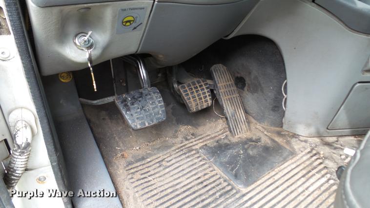 image for item K3872 2005 Freightliner Columbia semi truck