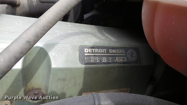 image for item K3872 2005 Freightliner Columbia semi truck