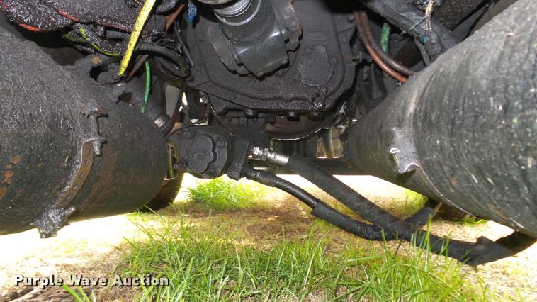 image for item K3872 2005 Freightliner Columbia semi truck