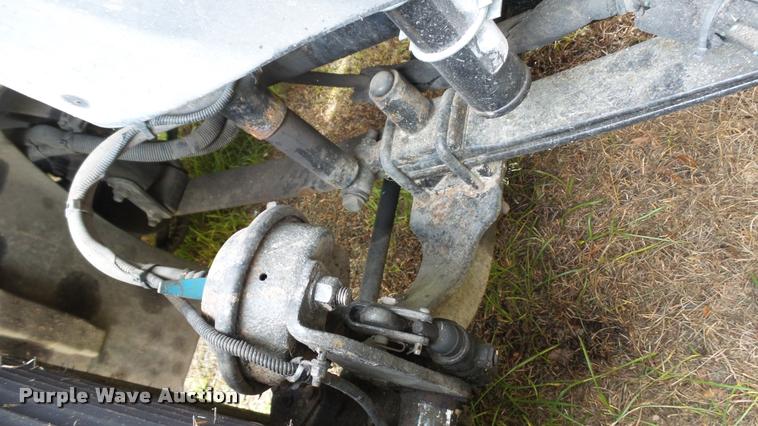 image for item K3872 2005 Freightliner Columbia semi truck