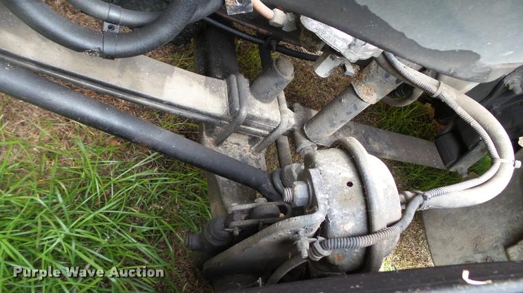 image for item K3872 2005 Freightliner Columbia semi truck