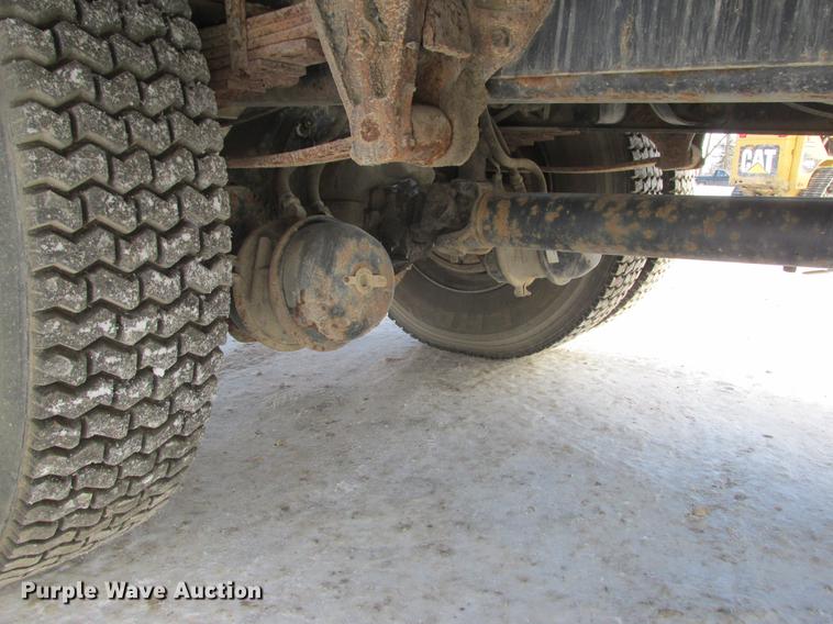 image for item K6082 1994 International 4900 vacuum truck