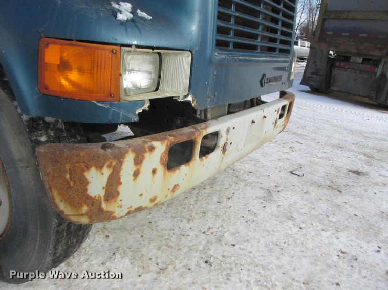 image for item K6082 1994 International 4900 vacuum truck