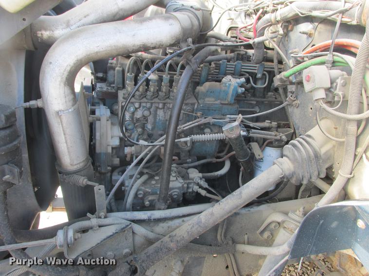 image for item K6082 1994 International 4900 vacuum truck