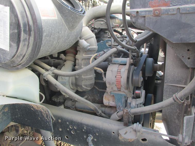 image for item K6082 1994 International 4900 vacuum truck