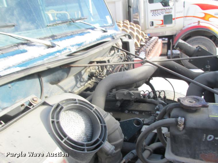 image for item K6082 1994 International 4900 vacuum truck