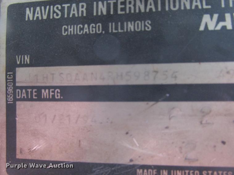 image for item K6082 1994 International 4900 vacuum truck