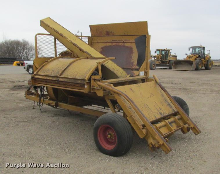 image for item K6083 HayBuster 2544 straw blower