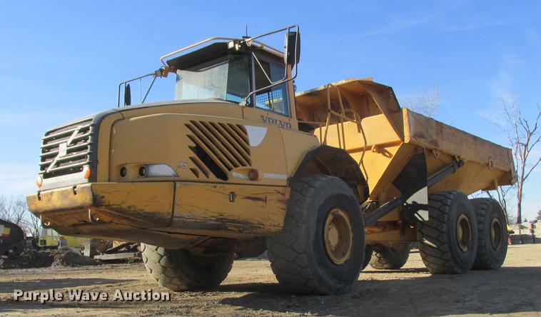 image for item K6086 2003 Volvo A35D haul truck
