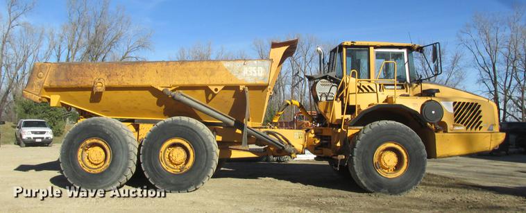 image for item K6086 2003 Volvo A35D haul truck