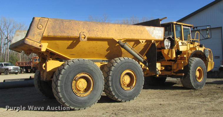 image for item K6086 2003 Volvo A35D haul truck