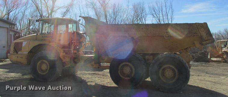 image for item K6086 2003 Volvo A35D haul truck