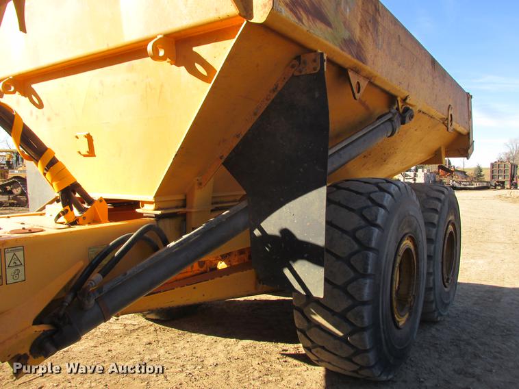 image for item K6086 2003 Volvo A35D haul truck