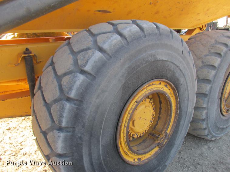 image for item K6086 2003 Volvo A35D haul truck