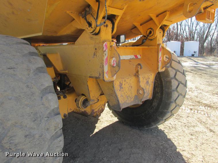 image for item K6086 2003 Volvo A35D haul truck