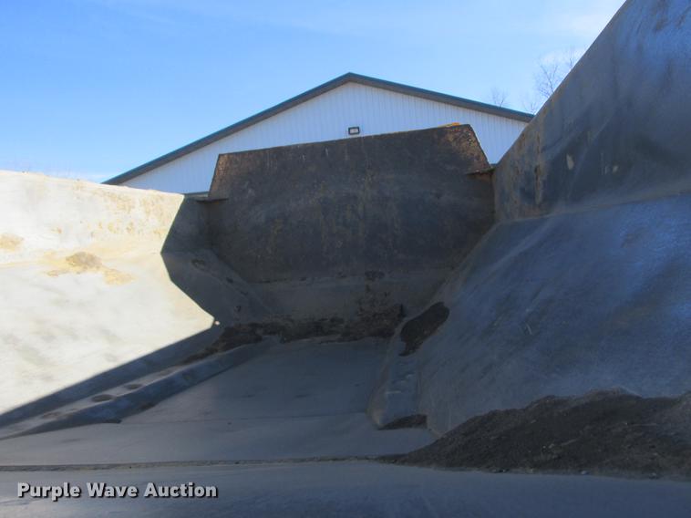 image for item K6086 2003 Volvo A35D haul truck