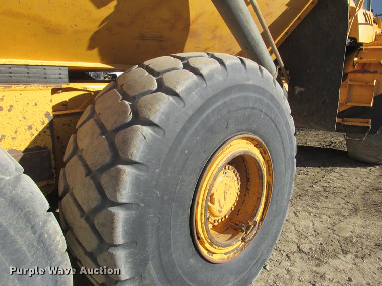 image for item K6086 2003 Volvo A35D haul truck