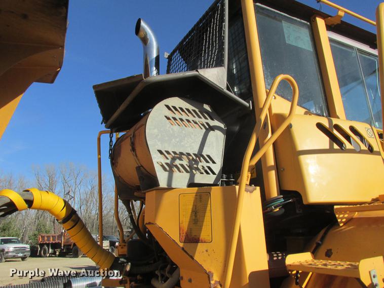 image for item K6086 2003 Volvo A35D haul truck