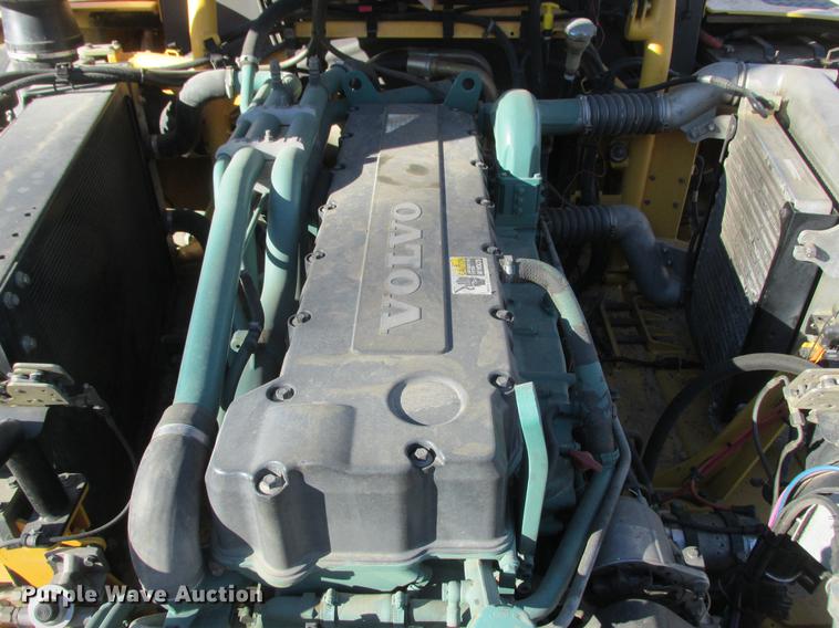 image for item K6086 2003 Volvo A35D haul truck