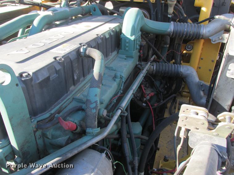 image for item K6086 2003 Volvo A35D haul truck