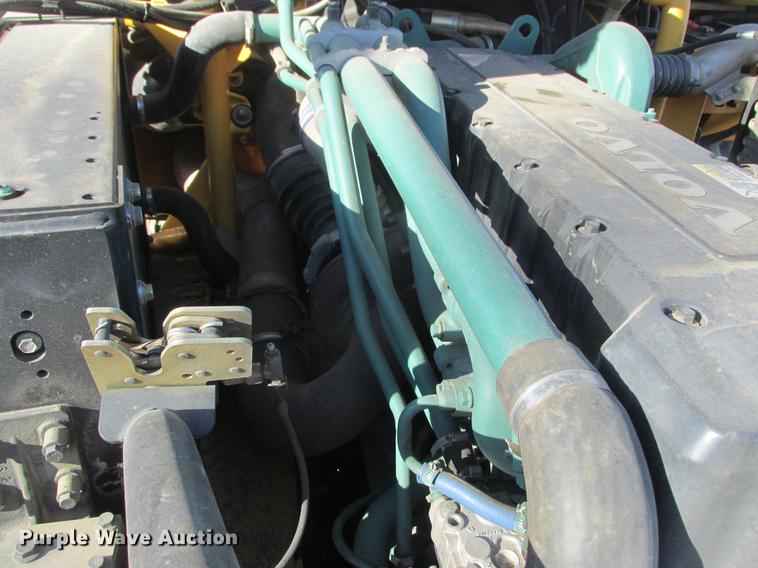 image for item K6086 2003 Volvo A35D haul truck