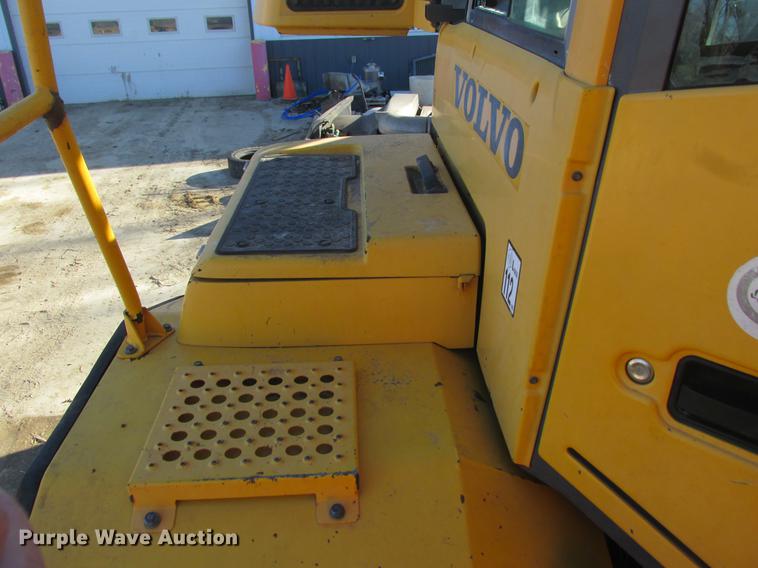 image for item K6086 2003 Volvo A35D haul truck