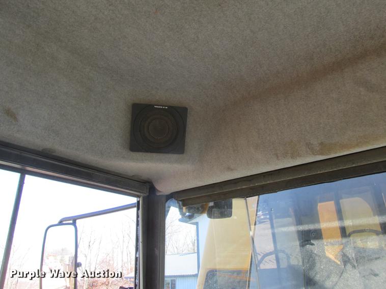 image for item K6086 2003 Volvo A35D haul truck