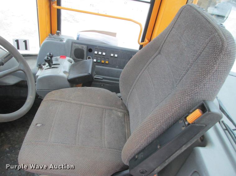 image for item K6087 Volvo L70E wheel loader