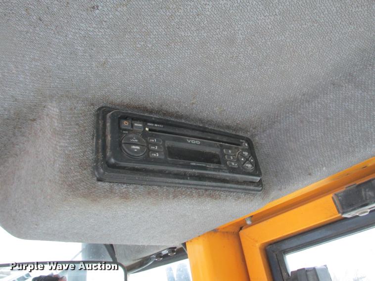 image for item K6087 Volvo L70E wheel loader