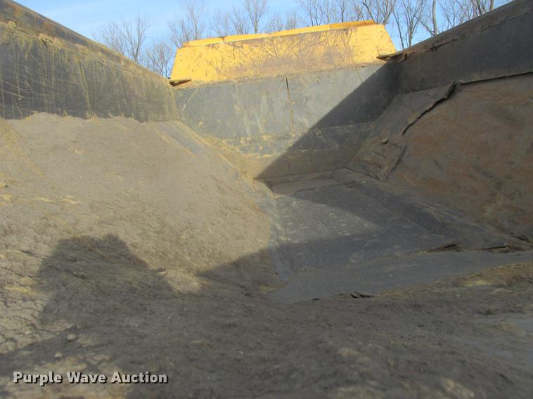 image for item K6089 2005 Volvo A30D haul truck