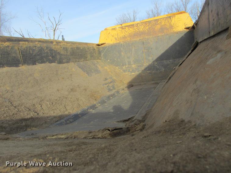 image for item K6089 2005 Volvo A30D haul truck