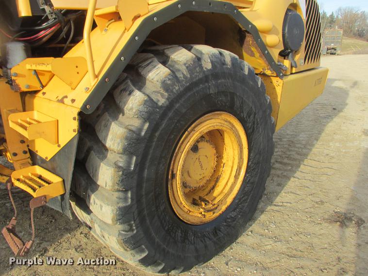 image for item K6089 2005 Volvo A30D haul truck