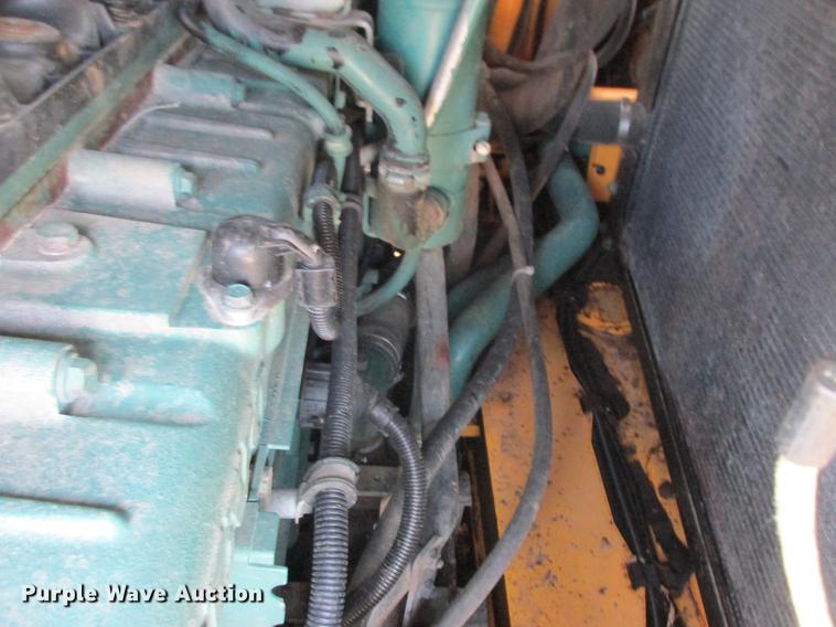 image for item K6089 2005 Volvo A30D haul truck