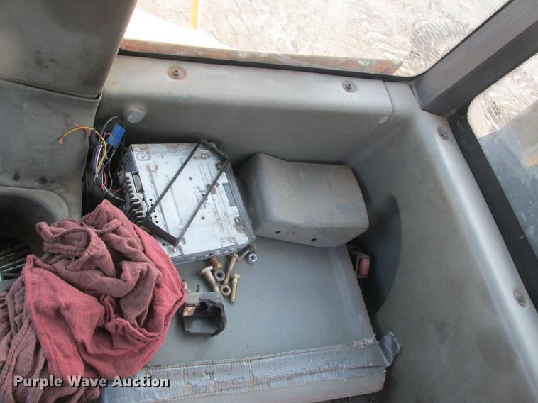 image for item K6089 2005 Volvo A30D haul truck