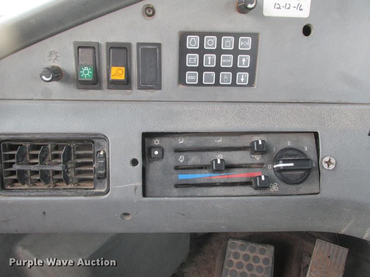 image for item K6089 2005 Volvo A30D haul truck