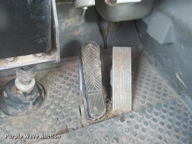 image for item K6089 2005 Volvo A30D haul truck