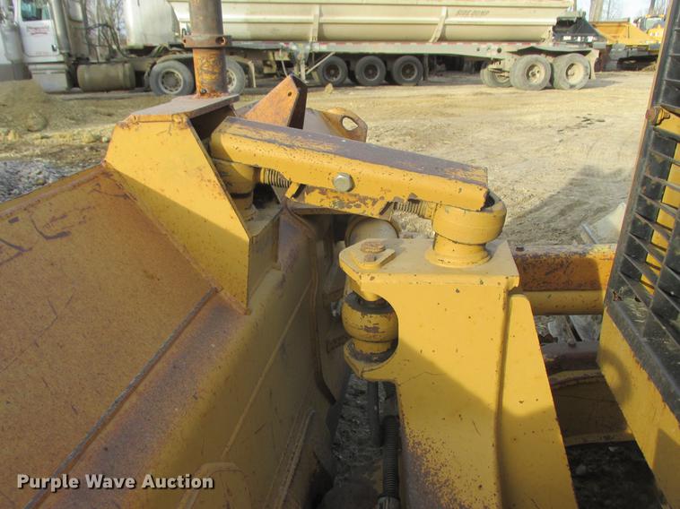 image for item K6092 2003 Caterpillar D4G XL dozer