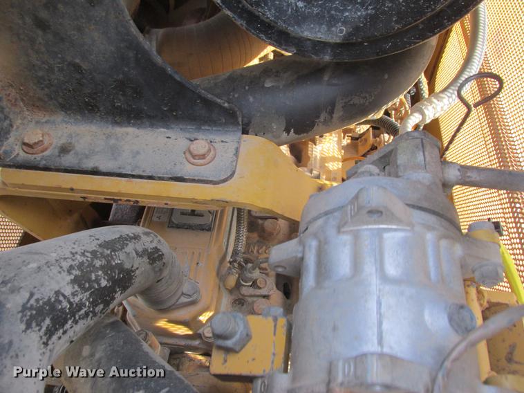 image for item K6092 2003 Caterpillar D4G XL dozer