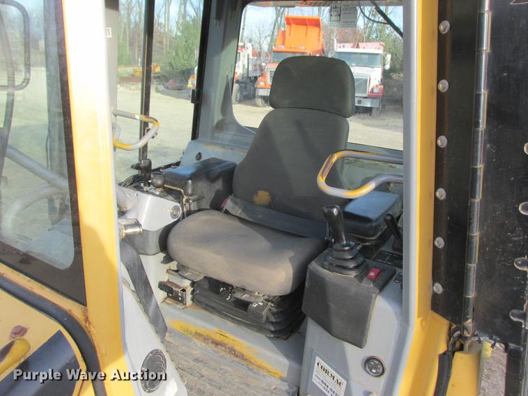 image for item K6092 2003 Caterpillar D4G XL dozer