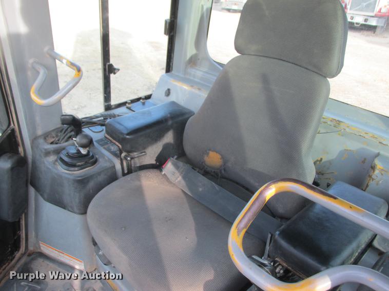 image for item K6092 2003 Caterpillar D4G XL dozer