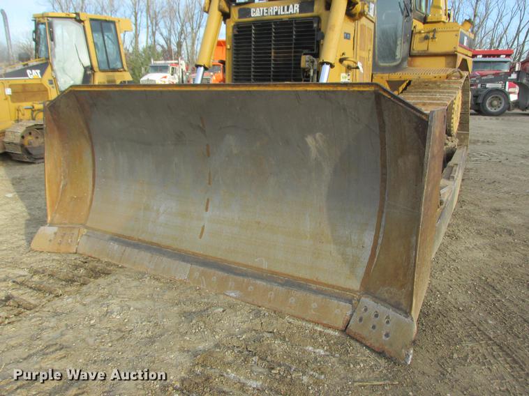 image for item K6093 2006 Caterpillar D6R XL dozer